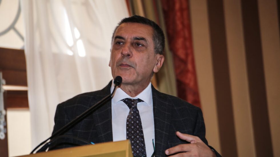 dimitris kouretas